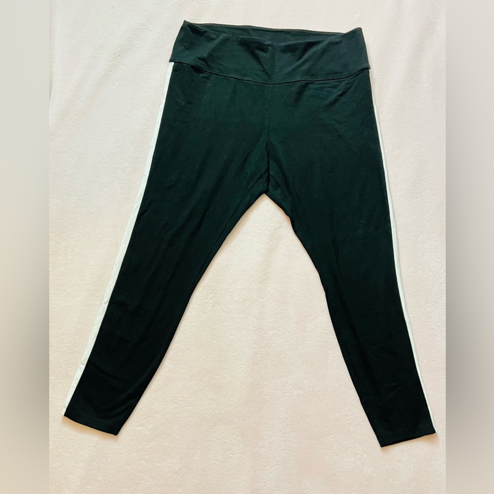 PINK Victoria’s Secret Black Leggings with White Stripes